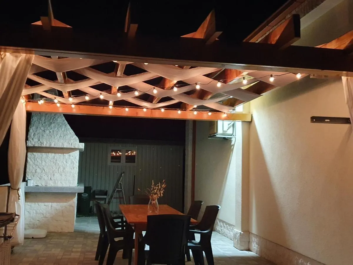 Kuca Marija-Petra Apartment Kastela